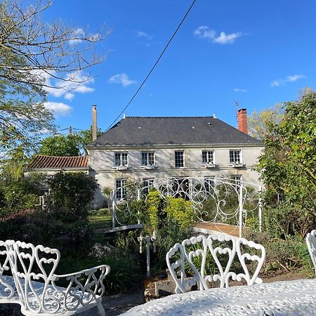Chambre De Charme Dans Un Jardin De 1500M2 Nueil-sur-Layon Extérieur photo